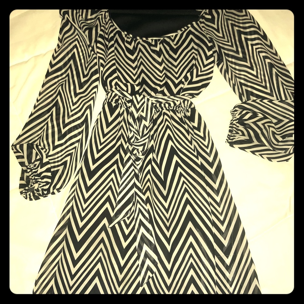 Black and white long sleeve women’s short dress
